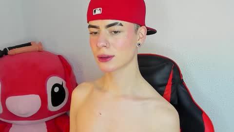 Snapshot of prince_adreww chatting on 11-22-25, 10:31 PRINCE ADREWW - JOIN MY FAN CLUB online show from 11-22-25, 10:31