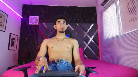 prince_arthur77 online show from 07-28-26, 04:39