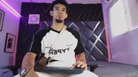 prince_arthur77 online show from 07-31-26, 02:27