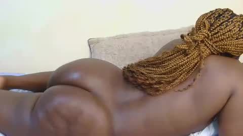 Queen of nyash online show from 04-14-26, 01:22