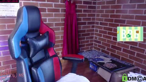 Snapshot of princesa_leia_zathur chatting on 02-19-25, 12:55 Leia online show from 02-19-25, 12:55