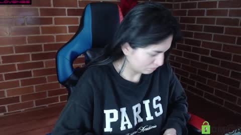 Snapshot of princesa_leia_zathur chatting on 10-25-25, 11:40 Leia online show from 10-25-25, 11:40