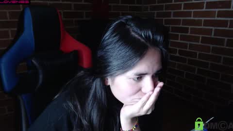 Snapshot of princesa_leia_zathur chatting on 11-01-25, 01:29 Leia online show from 11-01-25, 01:29