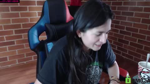 Snapshot of princesa_leia_zathur chatting on 11-02-25, 01:46 Leia online show from 11-02-25, 01:46