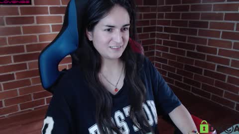 Snapshot of princesa_leia_zathur chatting on 11-09-25, 05:11 Leia online show from 11-09-25, 05:11