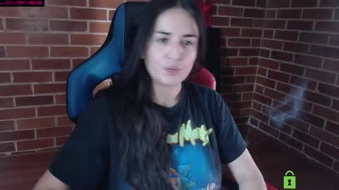 Snapshot of princesa_leia_zathur chatting on 11-20-25, 04:18 Leia online show from 11-20-25, 04:18