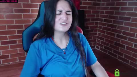 Snapshot of princesa_leia_zathur chatting on 11-26-25, 02:07 Leia online show from 11-26-25, 02:07