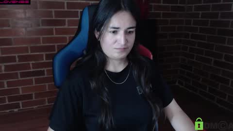 Snapshot of princesa_leia_zathur chatting on 11-28-25, 12:19 Leia online show from 11-28-25, 12:19