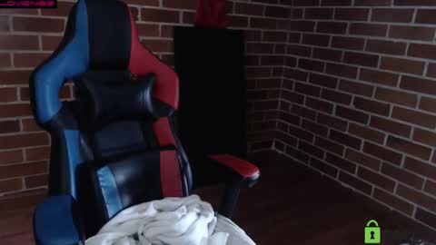 Snapshot of princesa_leia_zathur chatting on 01-08-26, 12:40 Leia online show from 01-08-26, 12:40