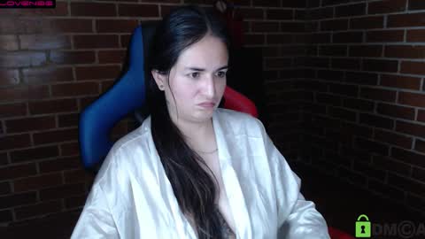 Snapshot of princesa_leia_zathur chatting on 01-09-26, 12:46 Leia online show from 01-09-26, 12:46