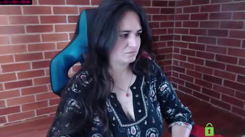 Snapshot of princesa_leia_zathur chatting on 01-10-26, 01:46 Leia online show from 01-10-26, 01:46