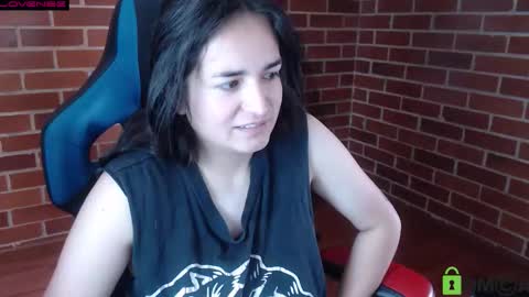 Snapshot of princesa_leia_zathur chatting on 02-16-26, 01:07 Leia online show from 02-16-26, 01:07