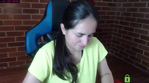 Snapshot of princesa_leia_zathur chatting on 03-12-26, 09:32 Leia online show from 03-12-26, 09:32