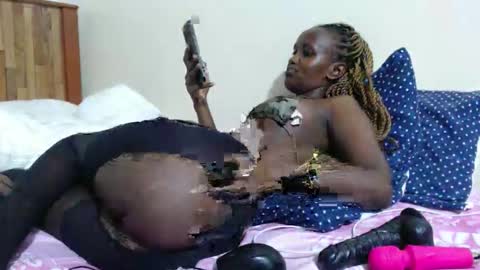 Snapshot of princeslov1 chatting on 12-20-25, 03:19 Shan online show from 12-20-25, 03:19