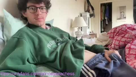 Peaches online show from 11-05-25, 03:45