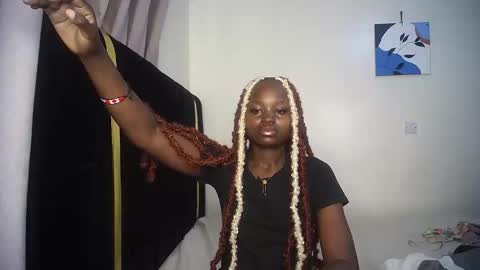 Snapshot of princess_bee1 chatting on 01-06-26, 10:41 princess online show from 01-06-26, 10:41