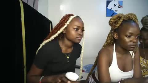 Snapshot of princess_bee1 chatting on 01-07-26, 04:37 princess online show from 01-07-26, 04:37