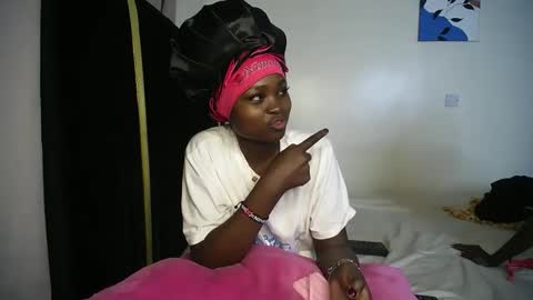 Snapshot of princess_bee1 chatting on 01-08-26, 07:27 princess online show from 01-08-26, 07:27