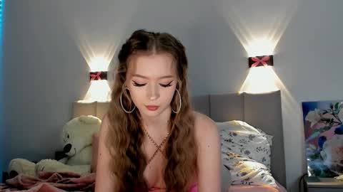 Snapshot of princess_nier chatting on 12-21-24, 12:20 Princess Diana online show from 12-21-24, 12:20