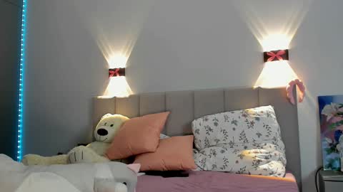 Snapshot of princess_nier chatting on 01-04-25, 01:10 Princess Diana online show from 01-04-25, 01:10