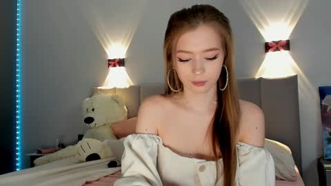 Snapshot of princess_nier chatting on 02-03-25, 02:03 Princess Diana online show from 02-03-25, 02:03