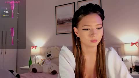 Snapshot of princess_nier chatting on 11-28-25, 06:21 Princess Diana online show from 11-28-25, 06:21