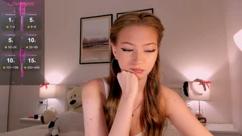 Snapshot of princess_nier chatting on 05-15-26, 07:43 Princess Diana online show from 05-15-26, 07:43