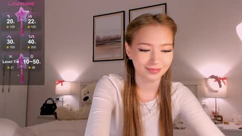 Snapshot of princess_nier chatting on 05-18-26, 08:14 Princess Diana online show from 05-18-26, 08:14