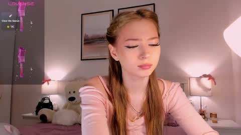 Snapshot of princess_nier chatting on 05-21-26, 08:38 Princess Diana online show from 05-21-26, 08:38