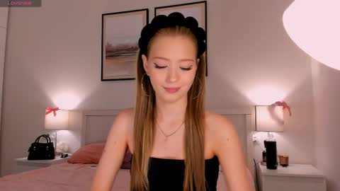 Snapshot of princess_nier chatting on 05-27-26, 08:17 Princess Diana online show from 05-27-26, 08:17