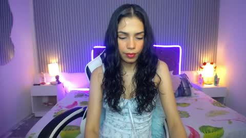 princess_skinny18 online show from 06-02-26, 10:34
