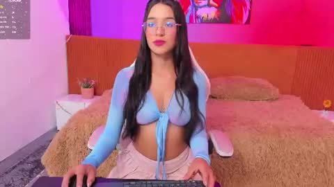 Snapshot of princess_skinny_ chatting on 06-16-26, 01:30 Mia online show from 06-16-26, 01:30