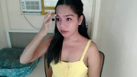 Snapshot of princess_yurie chatting on 06-27-26, 12:04 Yurie online show from 06-27-26, 12:04