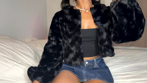 Snapshot of princessaleah chatting on 12-08-24, 12:07 Princess Aleah online show from 12-08-24, 12:07