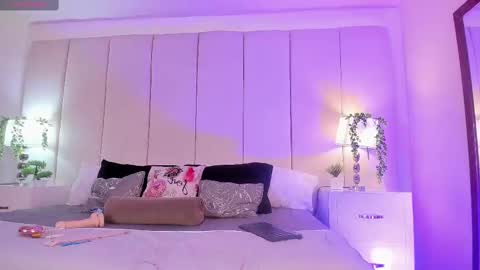 Snapshot of princessammy1 chatting on 11-11-25, 02:00 princessammy1 online show from 11-11-25, 02:00