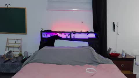 Snapshot of princessavavictoria chatting on 06-17-26, 01:52 Princessavavictoria online show from 06-17-26, 01:52