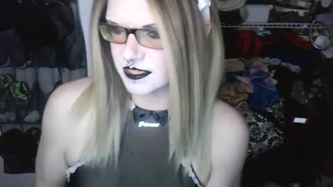 Snapshot of princessavery69 chatting on 02-04-26, 07:36 Princess Avery online show from 02-04-26, 07:36