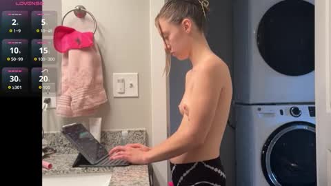 Snapshot of princessbaby525 chatting on 03-25-26, 03:07 Sable online show from 03-25-26, 03:07