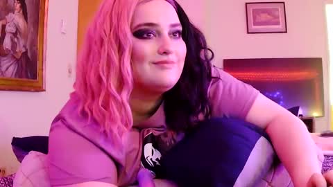 Snapshot of princessblazed444 chatting on 09-20-25, 10:33 NOTYOURTYPICALBARBIE online show from 09-20-25, 10:33