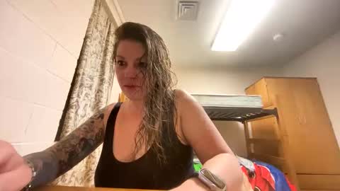 Snapshot of princessdaisy182 chatting on 04-08-26, 03:28 Daisy online show from 04-08-26, 03:28