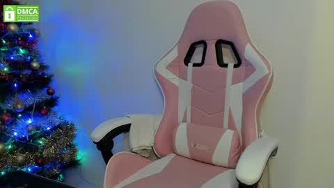 Snapshot of princesse_katey chatting on 12-06-24, 08:07 miss me check out my YT   online show from 12-06-24, 08:07