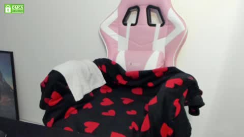 Snapshot of princesse_katey chatting on 02-06-25, 04:47 miss me check out my YT   online show from 02-06-25, 04:47