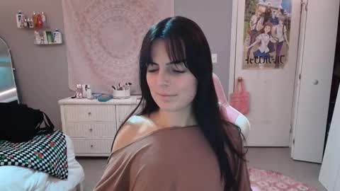 Snapshot of princesselysia99 chatting on 11-14-25, 10:18 Princess Elysia online show from 11-14-25, 10:18