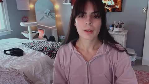 Snapshot of princesselysia99 chatting on 02-10-26, 04:11 Princess Elysia online show from 02-10-26, 04:11