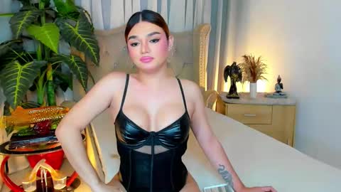 Snapshot of princesshugecumontop chatting on 11-08-25, 11:54 PrincessDONT FORGET TO FOLLOW ME online show from 11-08-25, 11:54