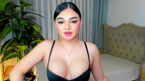 Snapshot of princesshugecumontop chatting on 12-17-25, 11:16 PrincessDONT FORGET TO FOLLOW ME online show from 12-17-25, 11:16