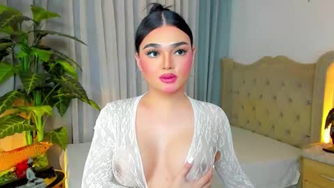 Snapshot of princesshugecumontop chatting on 12-22-25, 08:00 PrincessDONT FORGET TO FOLLOW ME online show from 12-22-25, 08:00