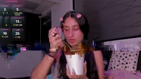 Snapshot of princesstina06 chatting on 05-05-26, 12:18 Valentina online show from 05-05-26, 12:18