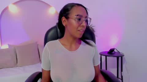 Priscila  online show from 11-08-25, 07:56