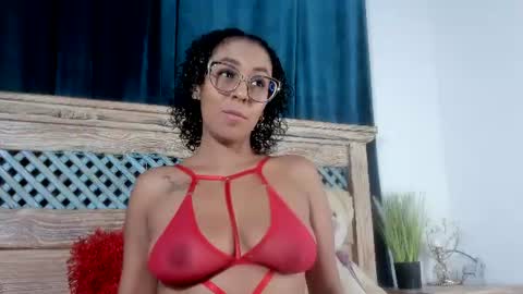 Snapshot of priscilacooper chatting on 06-11-26, 09:13 priscilacooper online show from 06-11-26, 09:13